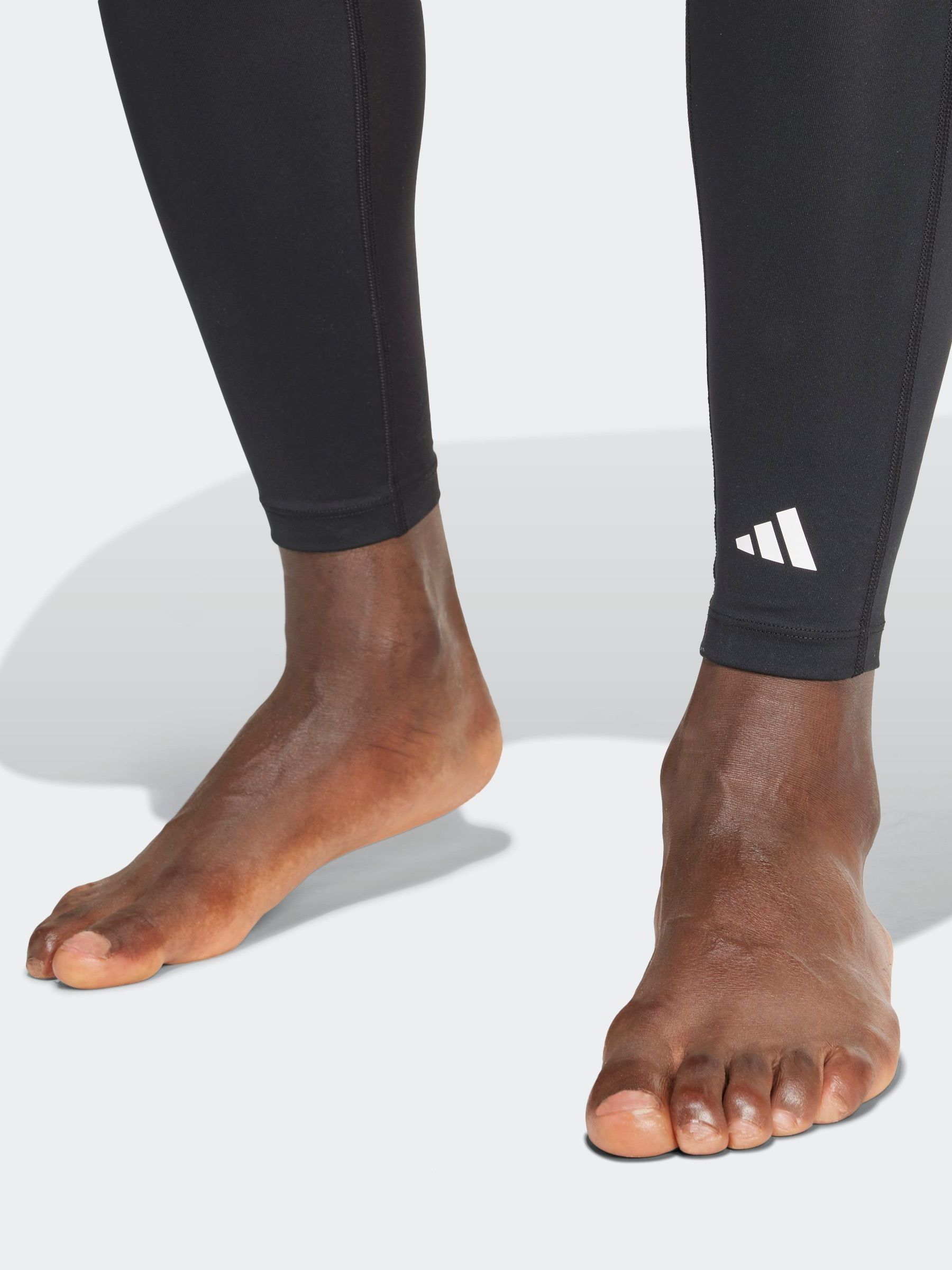 Next：日本 ブラック - adidas Techfit コンプレッショントレーニング