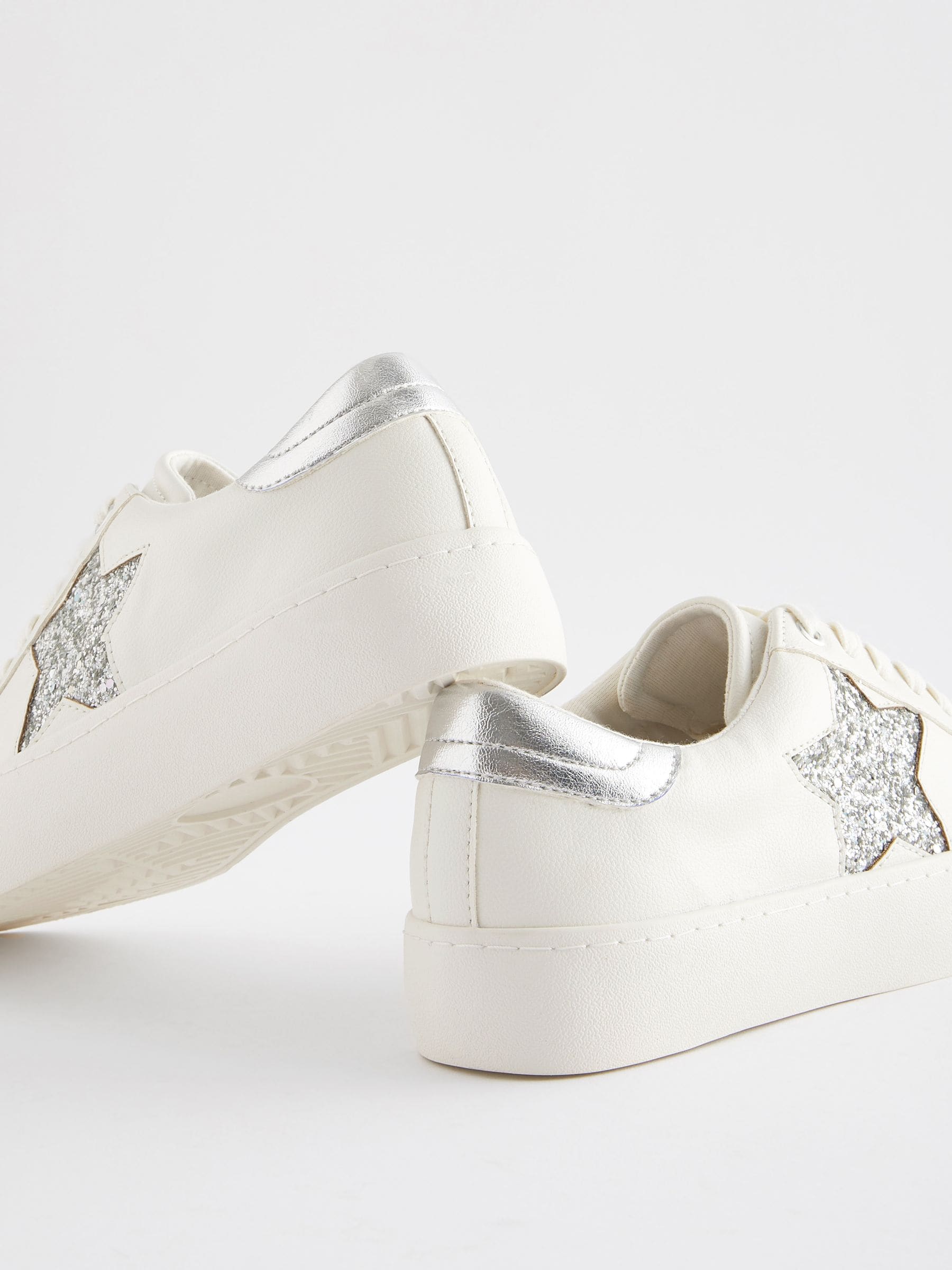 White trainers with stars on them best sale