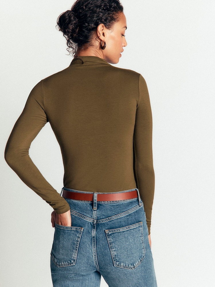 Жасыл - Boden Ruched Neck Long Sleeve T-Shirt - 5суретінің 2 суреті