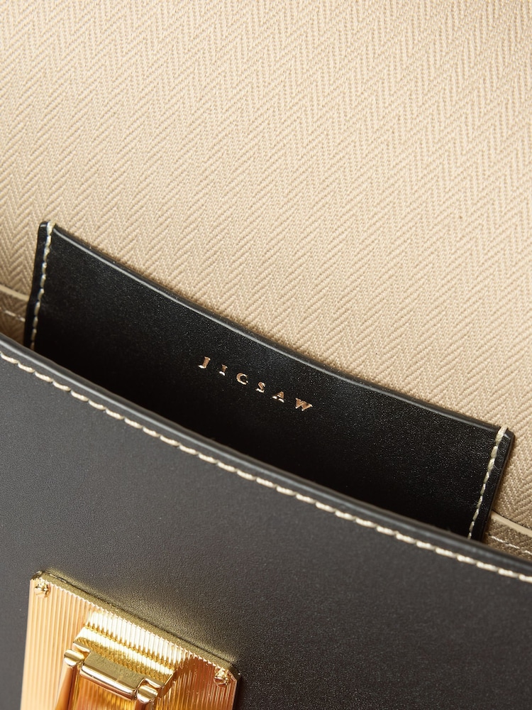 Svart - Jigsaw Leather Mini Saddle Bag - Bilde 7 av 7