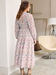 Vestido largo de chifón plisado de Cotton Traders - Imagen 2 de 4
