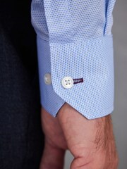 أزرق فاتح - تلبيس قياسي - حزمة من قميص مميز من مجموعة Signature بأساور واحدة و ربطة عنق - صورة 5 من 6