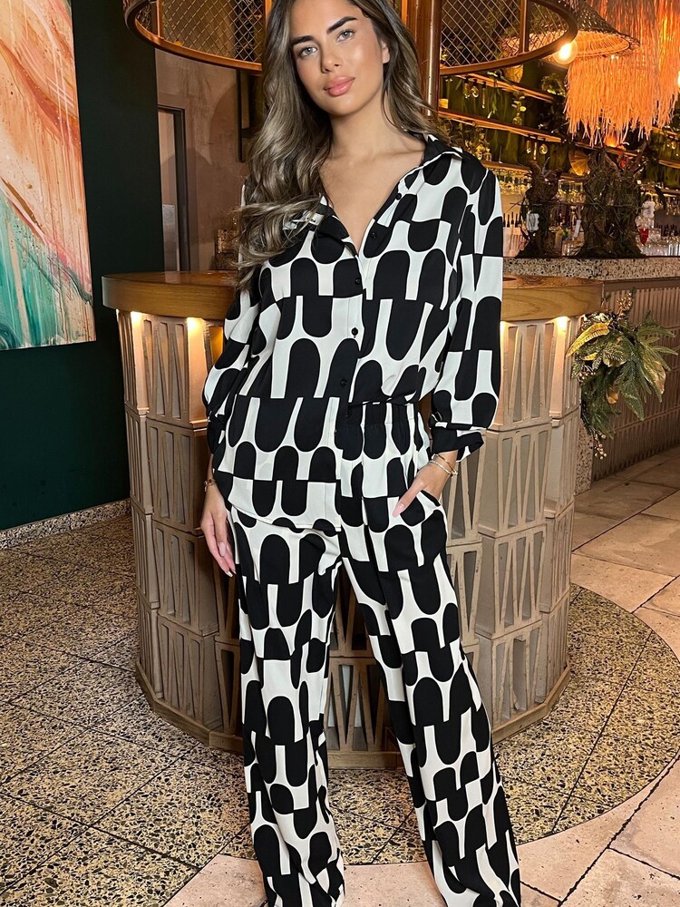 AX Paris Printed Geometric Black Trousers - Image 2 of 4 AX Paris Printed Geometric Black Trousers - Image 2 of 4