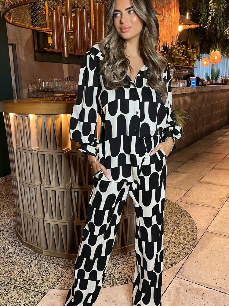 AX Paris Printed Geometric Black Trousers - Image 4 of 4 AX Paris Printed Geometric Black Trousers - Image 4 of 4