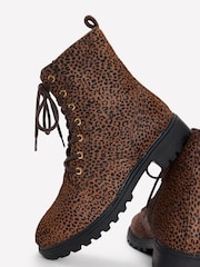 Brązowy z nadrukiem panterki - Boden Alex Lace Up Ankle Boots - Obraz 4 z 4