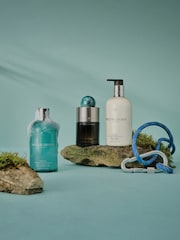 Molton Brown Coastal Cypress & Sea Fennel 300ml Bath & Shower Gel - Image 3 of 3