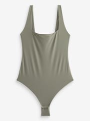 Khaki - self. Bequemer, figurformender, ärmelloser Body mit eckigem Ausschnitt - Bild 9 von 10