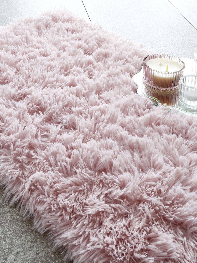 Catherine Lansfield Pink Cuddly Bath Mat - Image 1 of 2