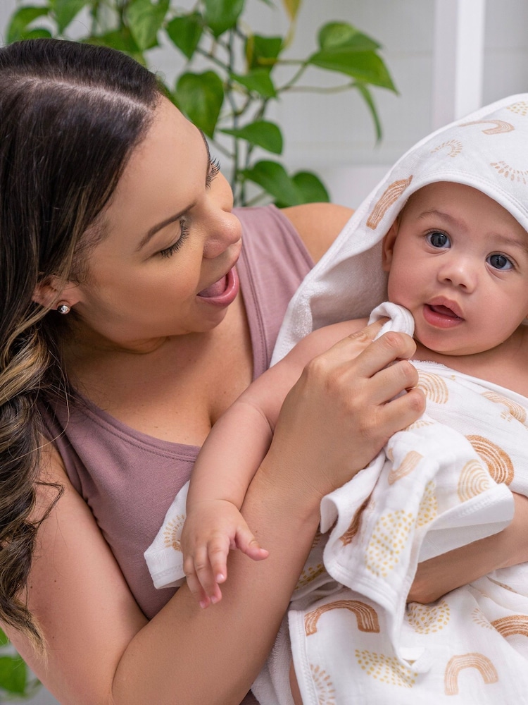 aden + anais Cream 100% Cotton Muslin Backed Hooded Towel Set - Image 2 of 4