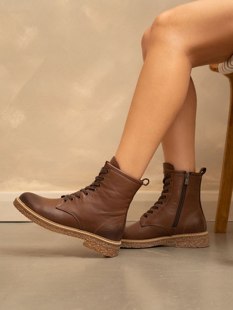 Lunar Brown Venus Leather Ankle Boots - Image 2 of 7 Lunar Brown Venus Leather Ankle Boots - Image 2 of 7