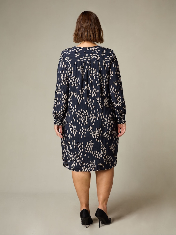 Live Unlimited Brown Curve Stone Dash Print Pleat Front Chuck On Dress - Image 2 of 8