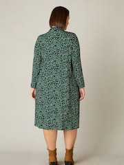 Live Unlimited Curve lockeres Hemdkleid aus Jersey mit Fleckendruck - Bild 2 von 4