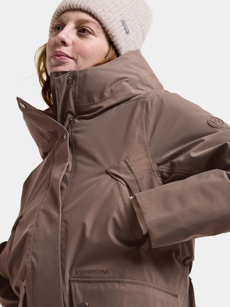 Mokkabrun - Didriksons Melody Long Waterproof Coat - Bilde 6 av 6 Mokkabrun - Didriksons Melody Long Waterproof Coat - Bilde 6 av 6