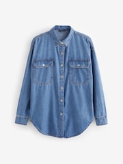 Mittelblau - Übergroßes Denim-Hemd aus 100% Baumwolle mit Print - Bild 4 von 5
