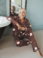 Urban Threads Urban Threads Brown Dinner Print Long Button Up Pyjamas Set - Imagen 3 de 5