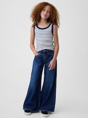 Donker gewassen schouderstuk voorkant - Gap Low Rise Geborduurde I Heart NY Baggy Jeans (5-13jaar) - Afbeelding 3 van 5
