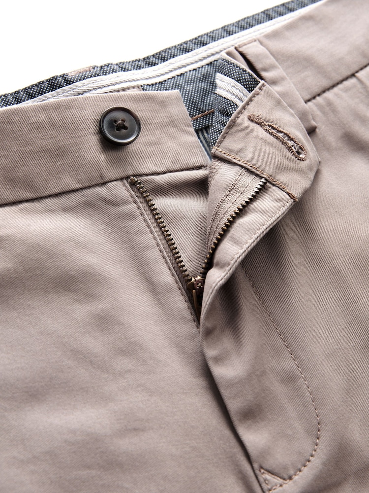 Grège foncé - Ajustement droit - Short chino stretch - Image 7 of 8