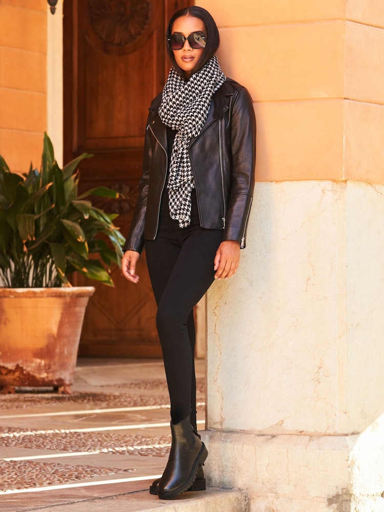 Sosandar Black Dogtooth Print Scarf - Image 4 of 4