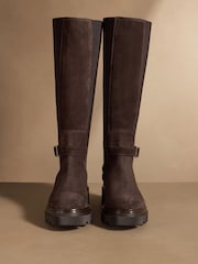 Brun semsket skinn - Russell & Bromley Mysty Knee High Boots - Bilde 3 av 7