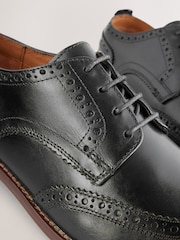 Noir - Coupe classique - Chaussures Brogue en cuir à semelle contrastante - Image 6 de 7