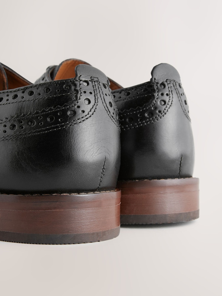 Noir - Coupe classique - Chaussures Brogue en cuir à semelle contrastante - Image 7 de 7