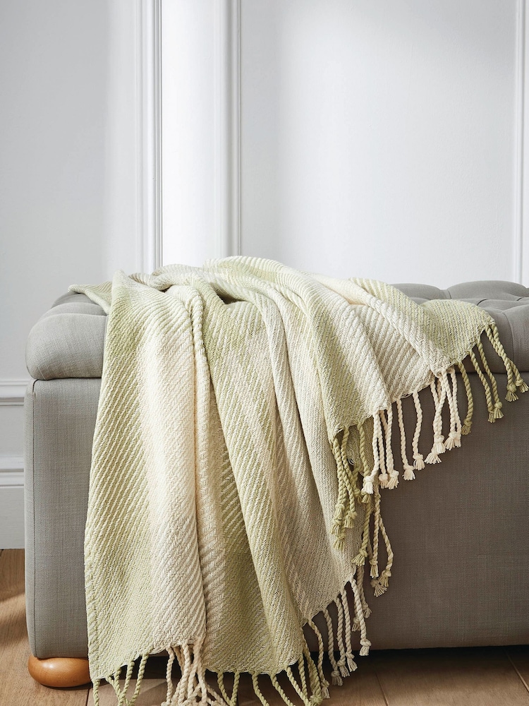Laura Ashley Hedgerow Green Dylan 100% Cotton Throw - Image 1 of 2