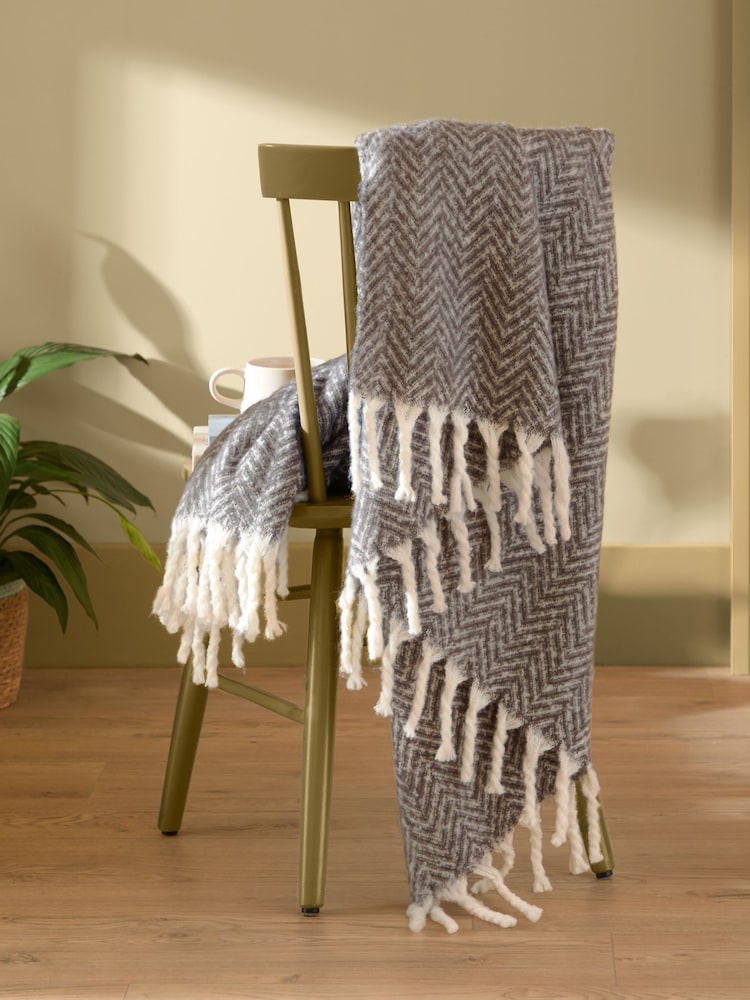 Furn Tweedie Brushed Herringbone 130X180cm Throw - Attēls 1 no 4 Furn Tweedie Brushed Herringbone 130X180cm Throw - Attēls 1 no 4