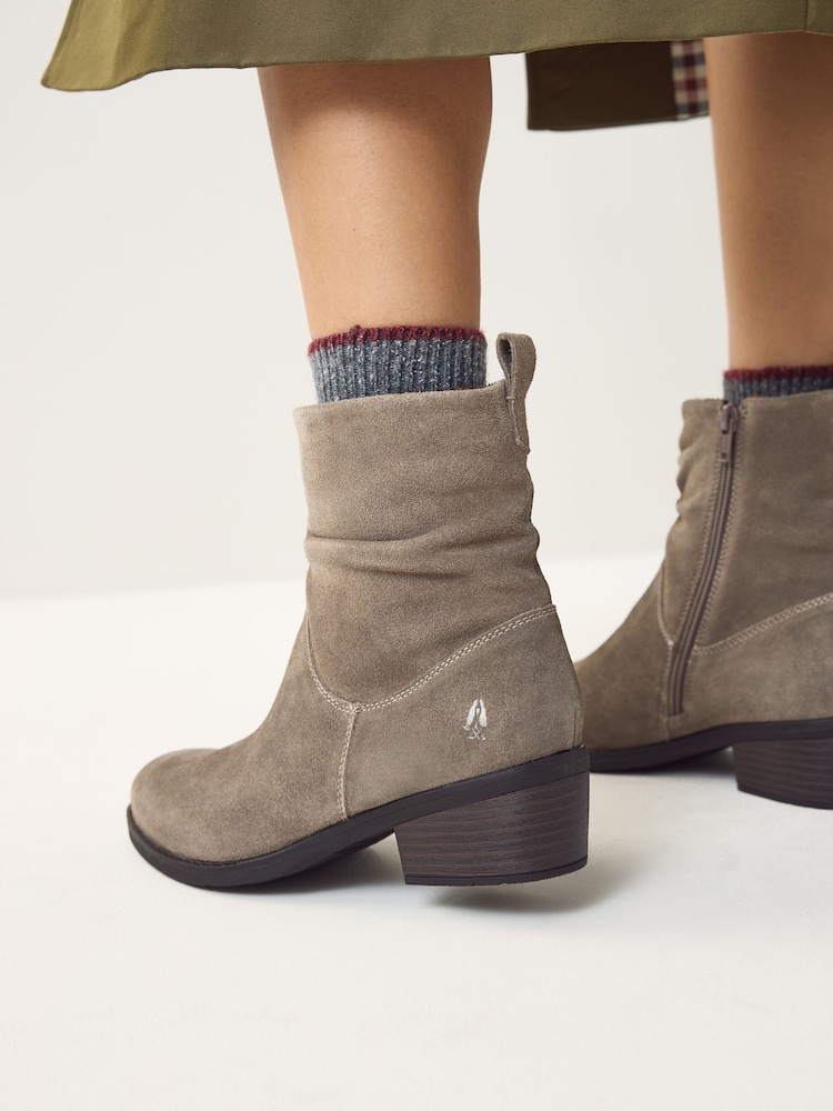 חום - Hush Puppies מגפיים, דגם Iris - תמונה 6 מתוך 6