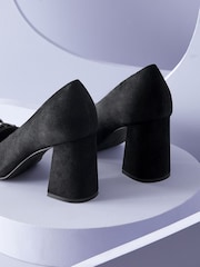 črna - Salonarji s kovinskim robom in oglatim sprednjim delom Forever Comfort® With Motionflex - Slika 4 iz 6