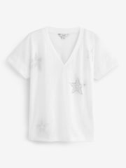 Weiß - T-Shirt in Leinenoptik mit V-Ausschnitt und Sternmotiv - Bild 6 von 6