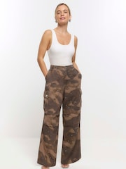 River Island Green Petite Heatseal Parachute Trousers - Image 1 of 4