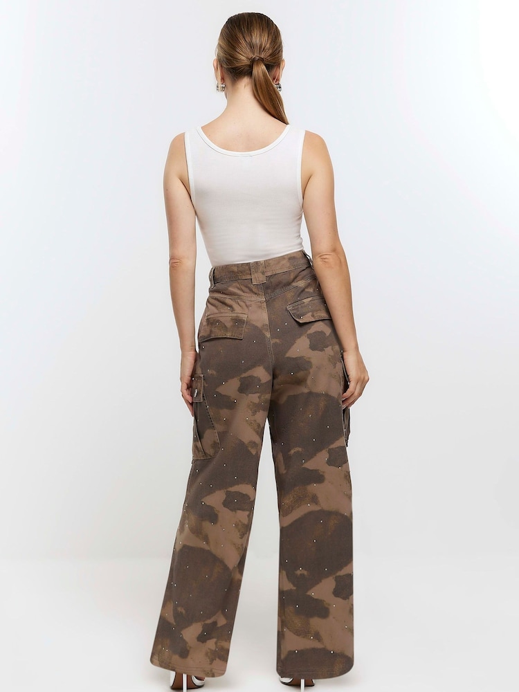 River Island Green Petite Heatseal Parachute Trousers - Image 2 of 4 River Island Green Petite Heatseal Parachute Trousers - Image 2 of 4