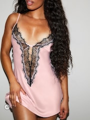 وردي - قميص نوم ستان بتفاصيل دانتيل Cherryann من Ann Summers - Image 4 of 4