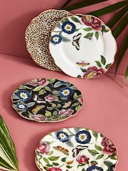 Spode Set of 4 White Creatures of Curiosity Cake Plates - Image 2 of 4