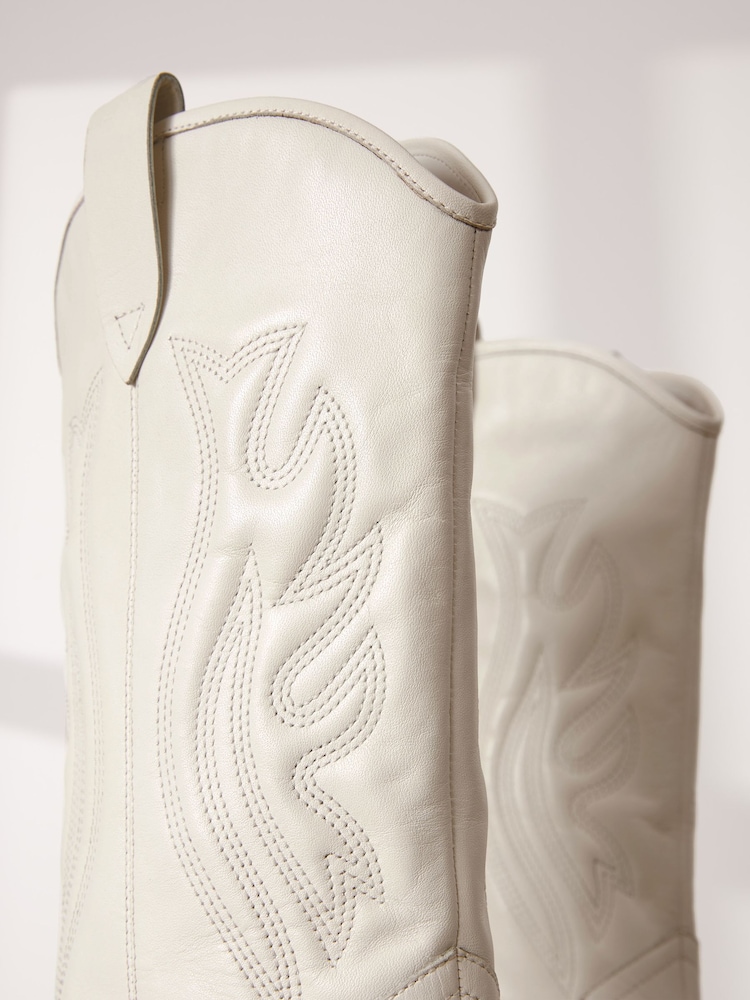 White Signature Leather Forever Comfort® Stitched Western Boots - Image 9 of 9