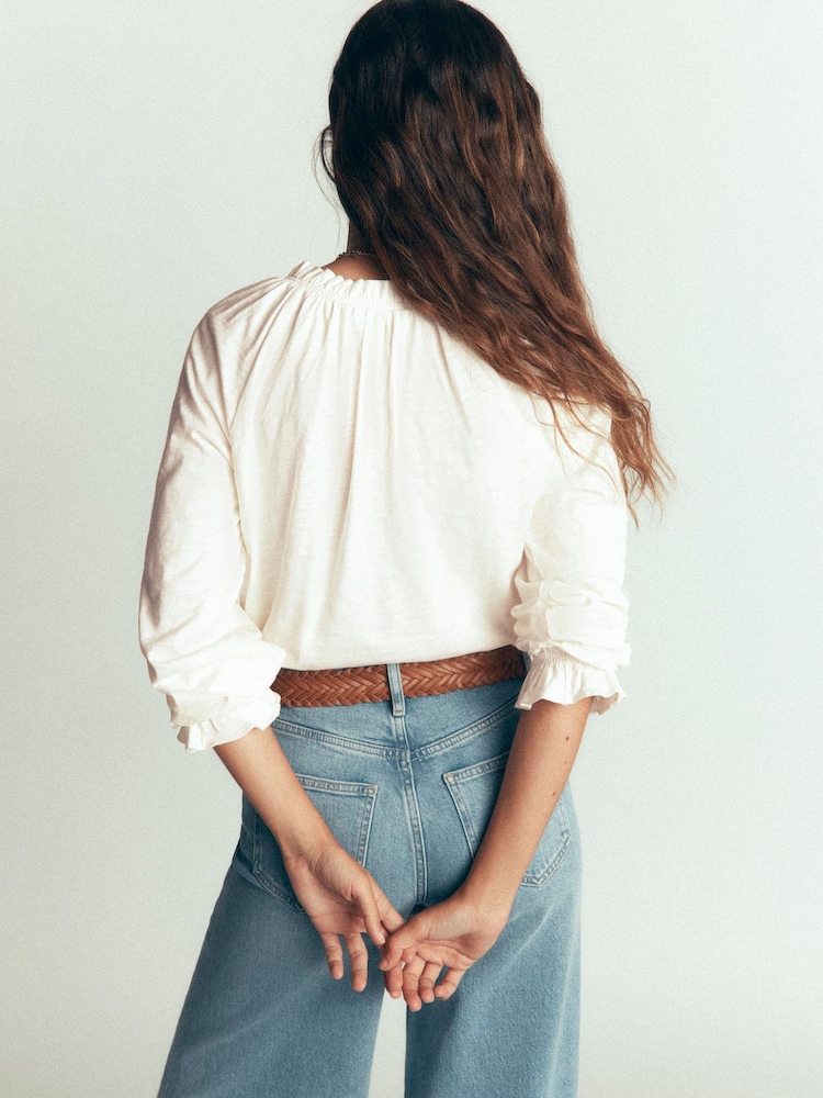 Creme - Boden Pia Ruffle Trim Top - Imagem 2 de 5