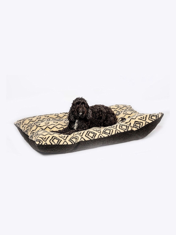 Danish Designs Neutral Fleece Geometric Deep Duvet Dog Bed - Image 1 of 4