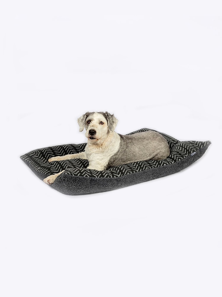 Danish Designs Charcoal Fleece Arrows Deep Duvet Dog Bed - Image 1 of 6