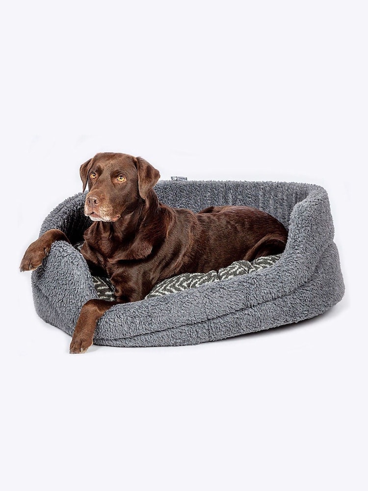 Danish Designs Charcoal Fleece Arrows Slumber Dog Bed - Image 2 of 6