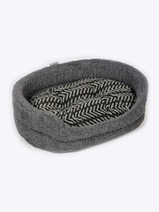 Danish Designs Charcoal Fleece Arrows Slumber Dog Bed - Image 4 of 6
