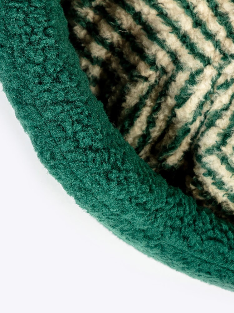 Danish Designs Green Fleece Herringbone Slumber Dog Bed - Image 6 of 6