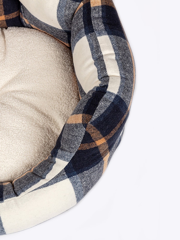 Danish Designs Navy Blue Bowmore Deluxe Slumber Dog Bed - Image 6 of 6