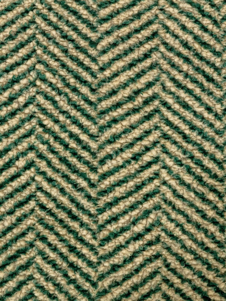 Danish Designs Green Fleece Herringbone Deep Duvet Dog Bed - Image 6 of 6
