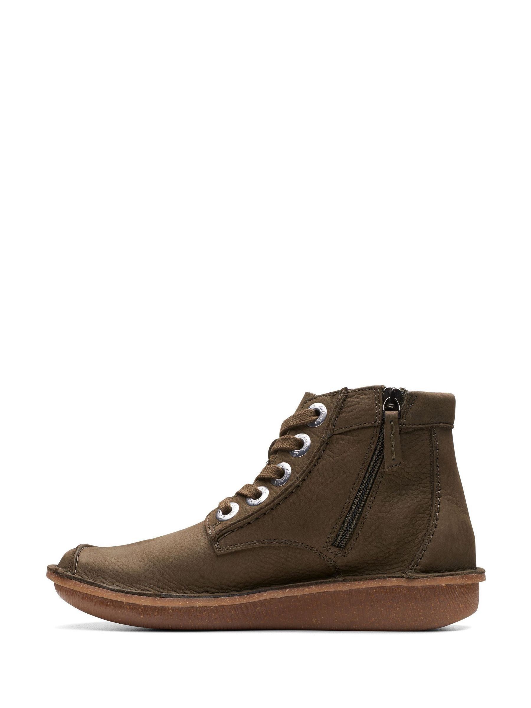 Next clarks boots deals
