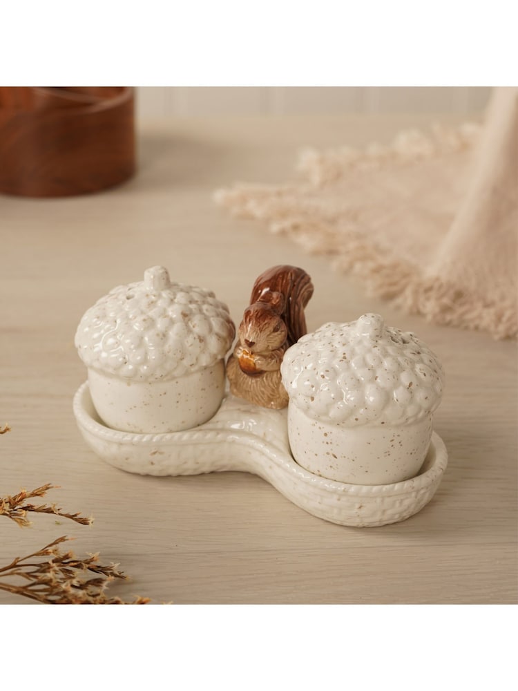 Country Living White Squirrel Salt & Pepper Set - Image 2 of 6