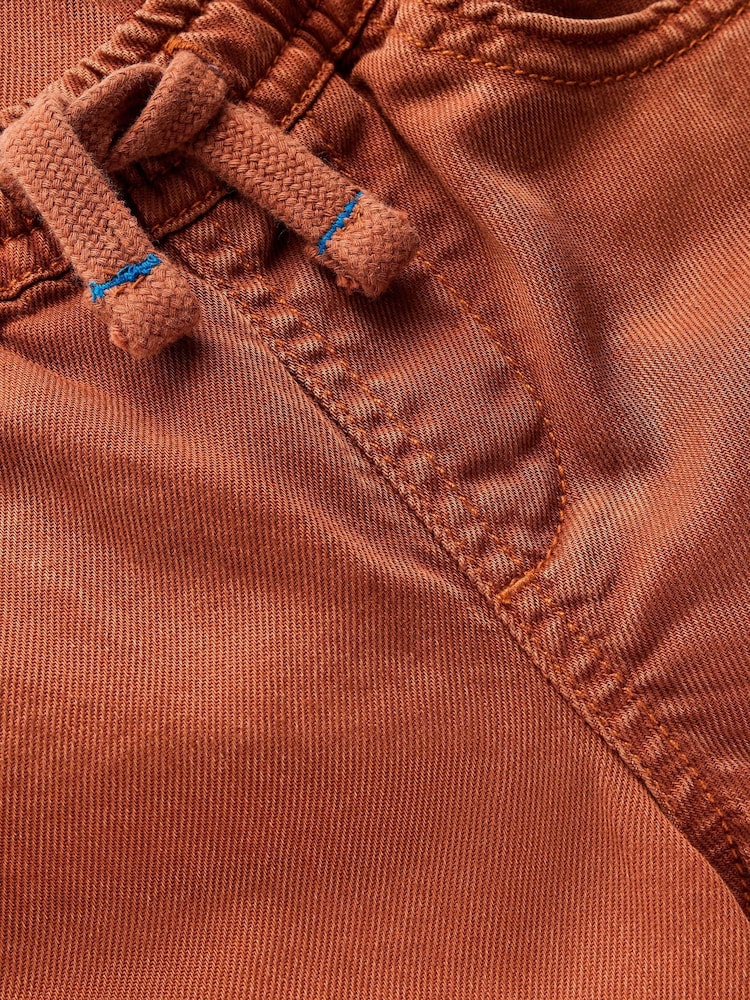 Marrón - Pantalones rectos Easy de Boden - Imagen 3 de 3 Marrón - Pantalones rectos Easy de Boden - Imagen 3 de 3