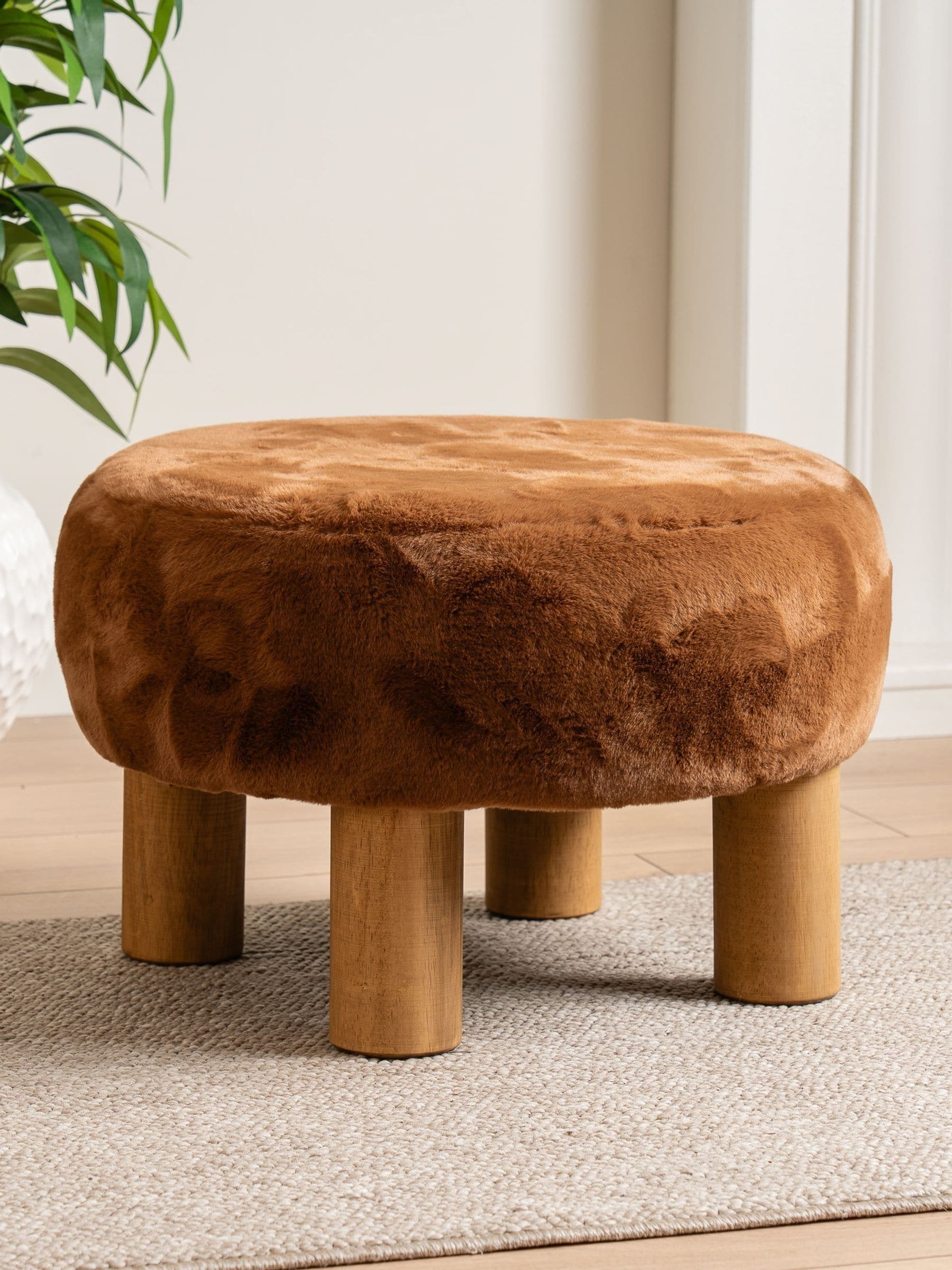 Scottish Everlastings Ltd Unisex Caramel Round Footstool