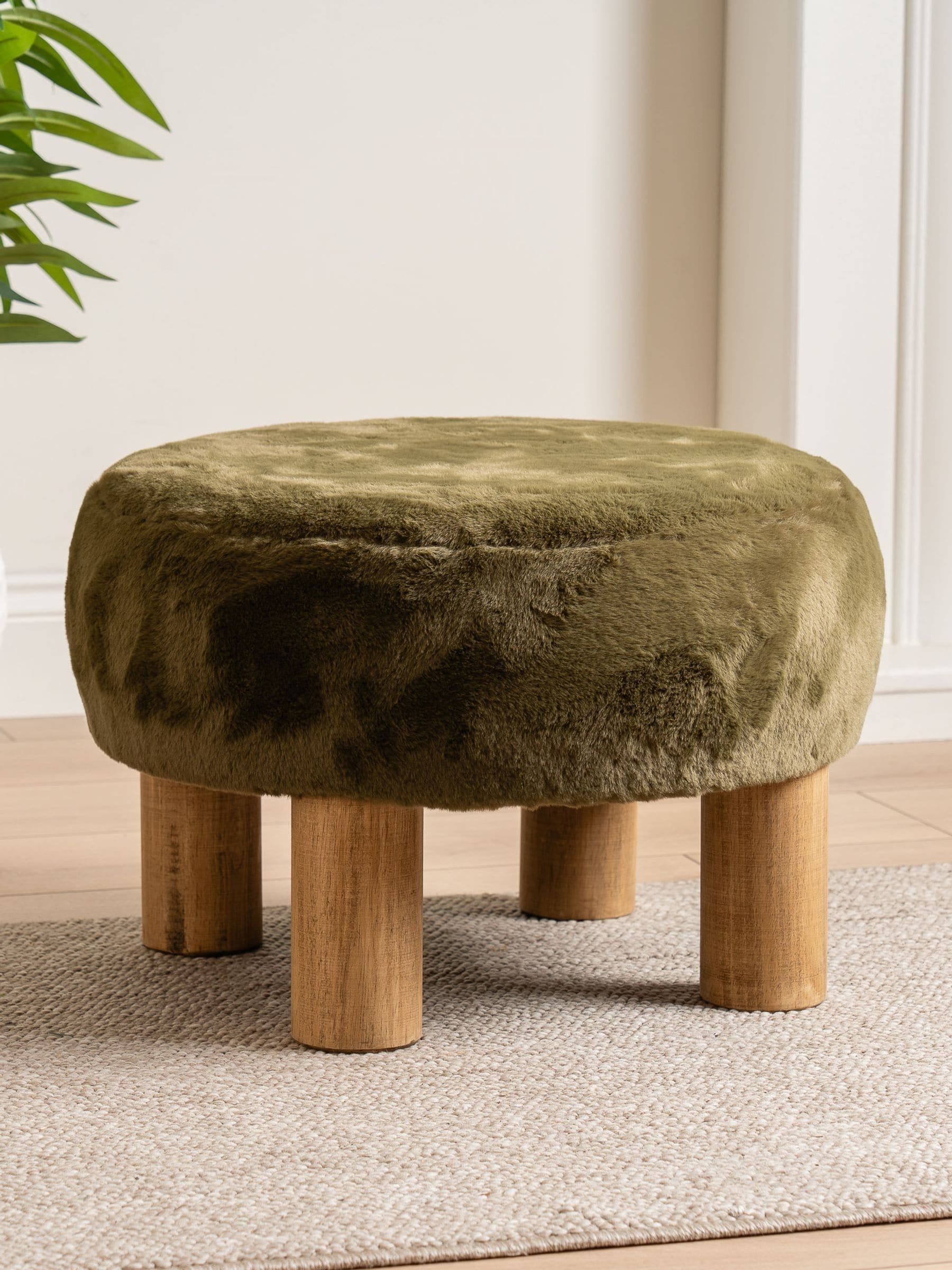 Scottish Everlastings Soft Faux Fur Foot Stool - Image 2