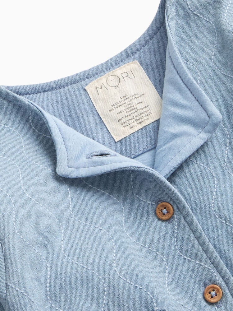 MORI Light Wash Denim Quilted Button Down Jacket - Bilde 3 av 3 MORI Light Wash Denim Quilted Button Down Jacket - Bilde 3 av 3