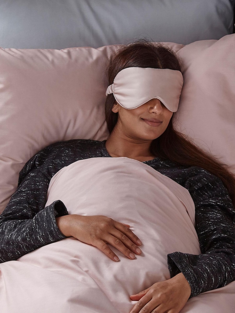 Silentnight Pink Wellbeing Silk Eye Mask - Image 1 of 4